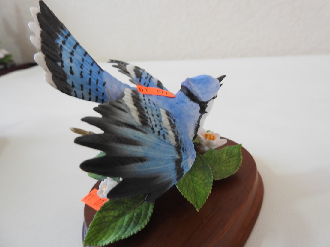 Lenox Porcelain Blue Jay Bird Figurine - 4