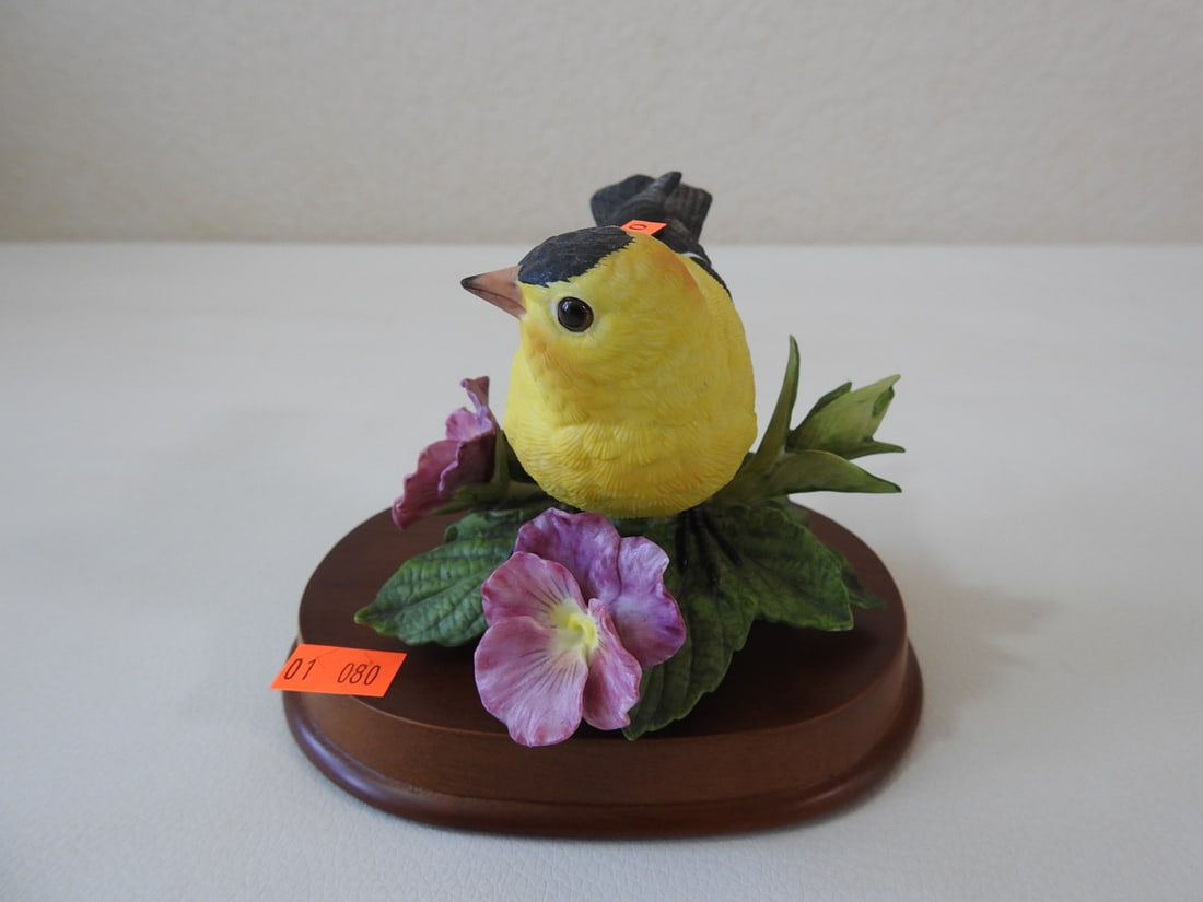 Lenox Fine Porcelain American Goldfinch Figurine - 2