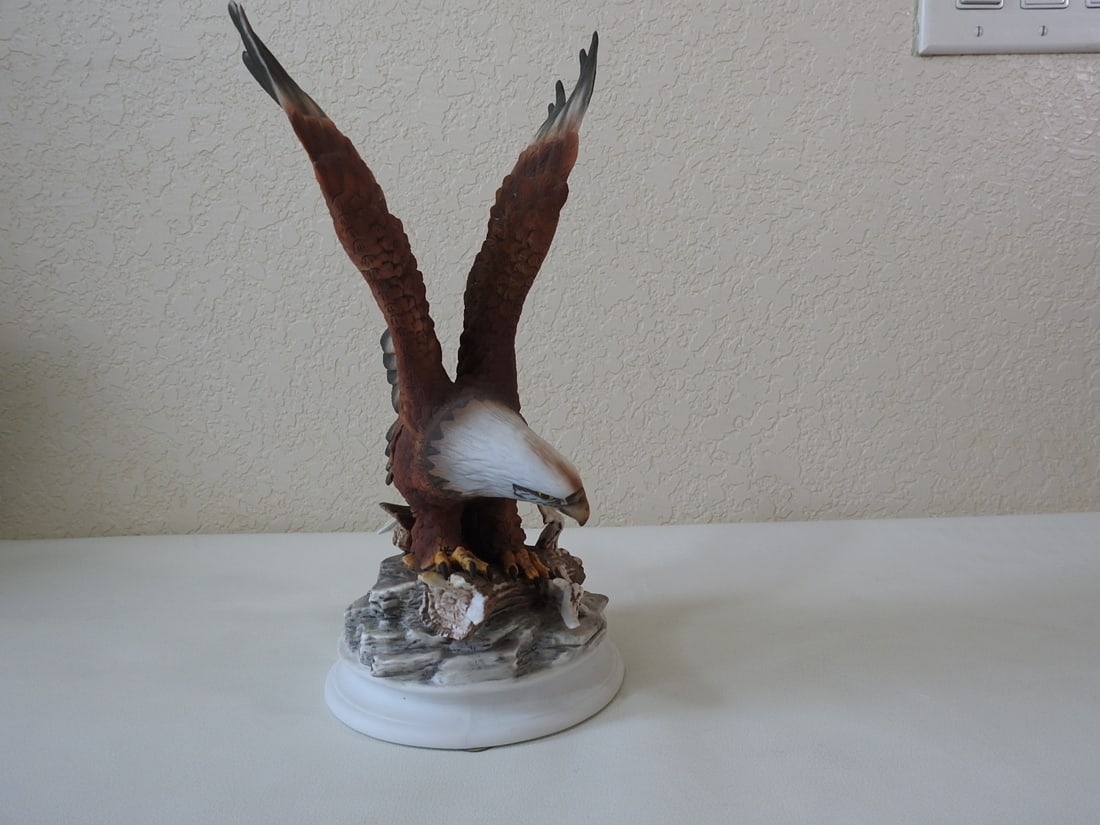Homco Masterpiece Porcelain American Eagle Figurine - 2