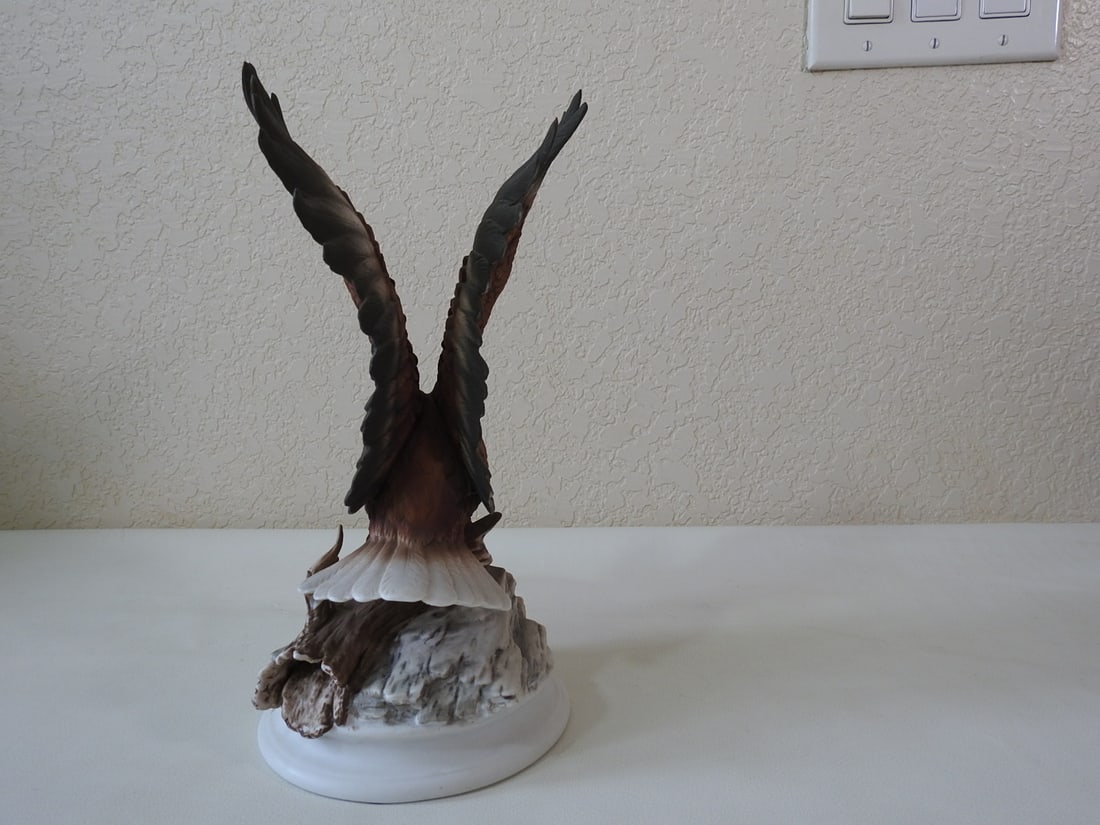 Homco Masterpiece Porcelain American Eagle Figurine - 4