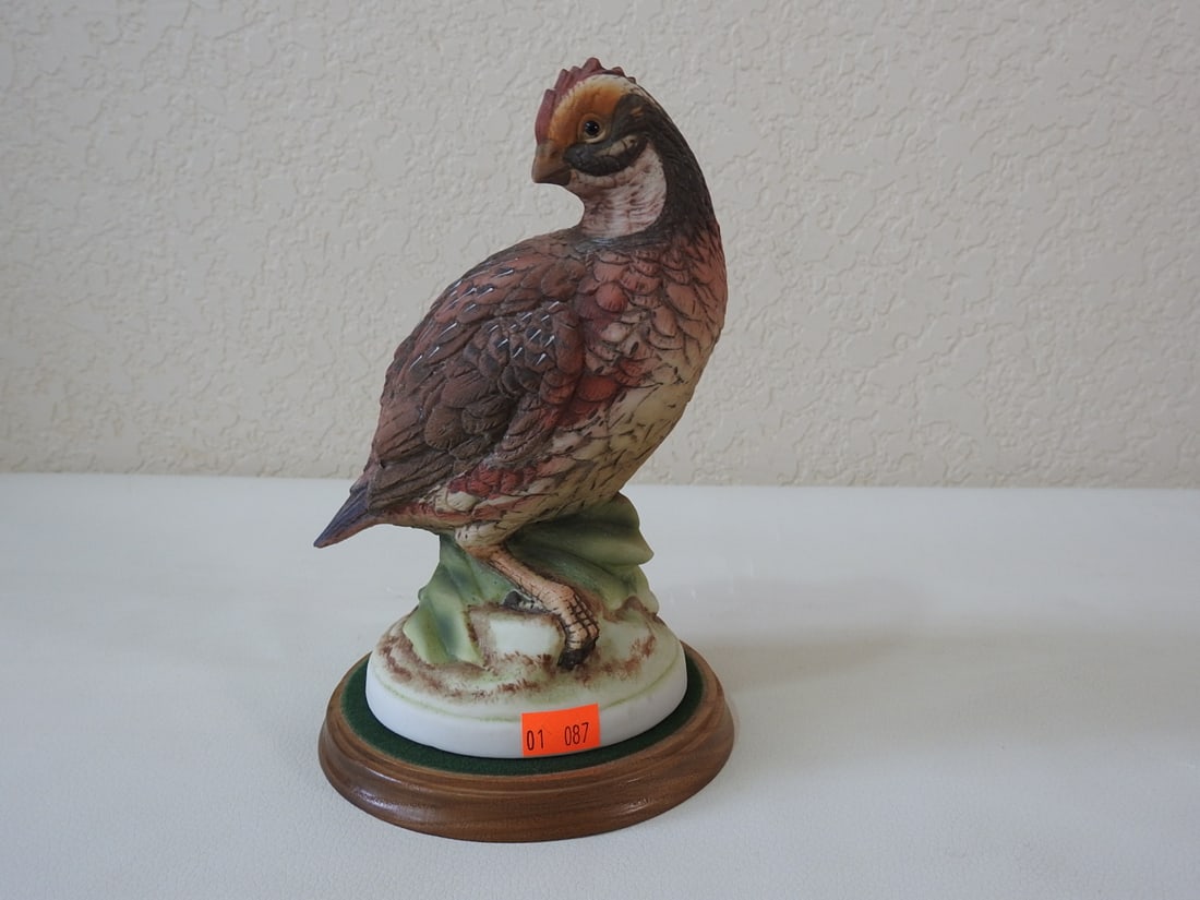Napcoware Japan Bobwhite Quail Porcelain Figurine #C-6725: Vintage Napcoware Japan Import limited edition Bobwhite quail porcelain bird figurine, series #C-6725. Approx. 7.5 x 5.25 x 4.75 in.
