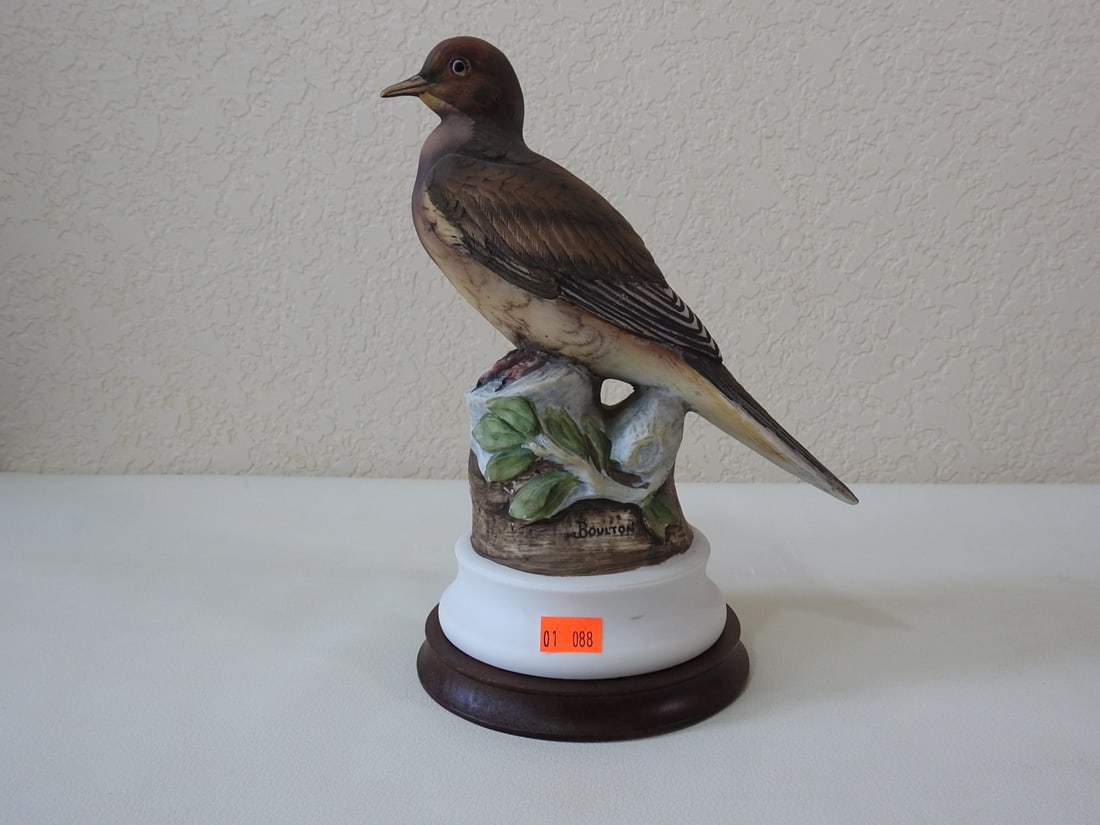 Andrea by Sadek Mourning Dove Porcelain Figurine #7131: Vintage Andrea by Sadek / Boulton porcelain mourning dove bird figurine, serial #7131. Approx. 9 x 8 x 4 in.