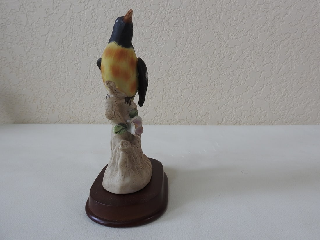 Nippon Yoko Boeki Japan Porcelain Baltimore Oriole Figurine - 2