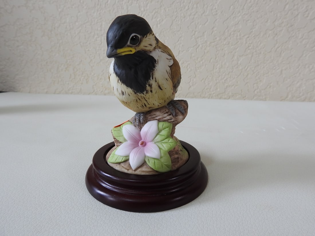 Andrea by Sadek Chickadee Porcelain Figurine #6350 - 4