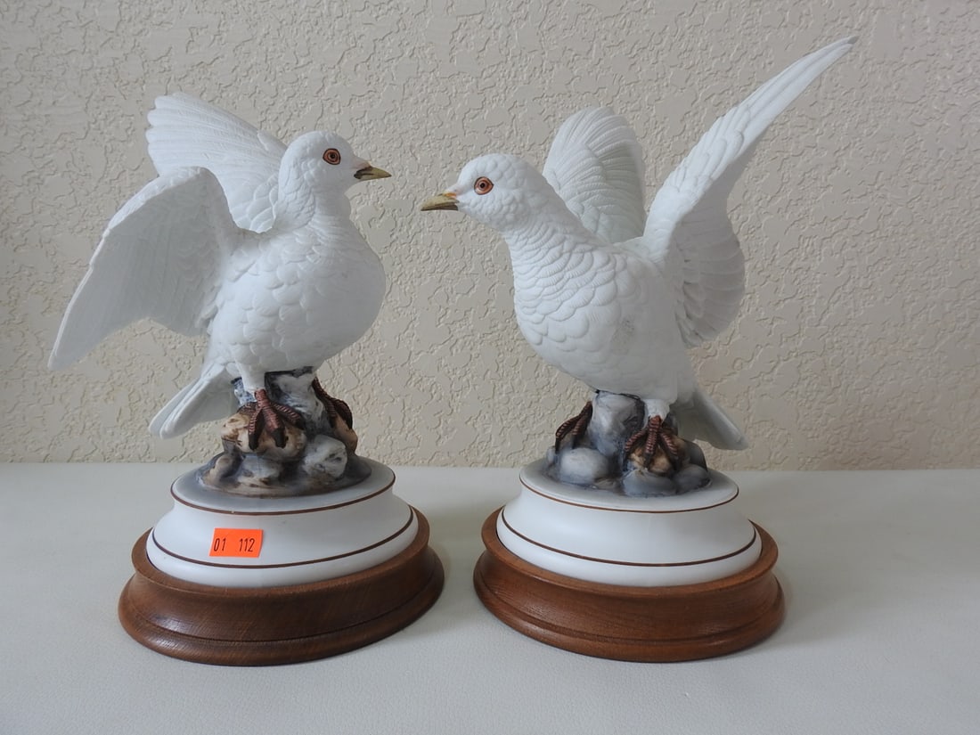 Andrea by Sadek White Dove Porcelain Figurines Set of 2: Vintage Andrea by Sadek white dove porcelain figurines with original bases. Measured as a set. Approx. 9.5 x 8 x 11.5 in.