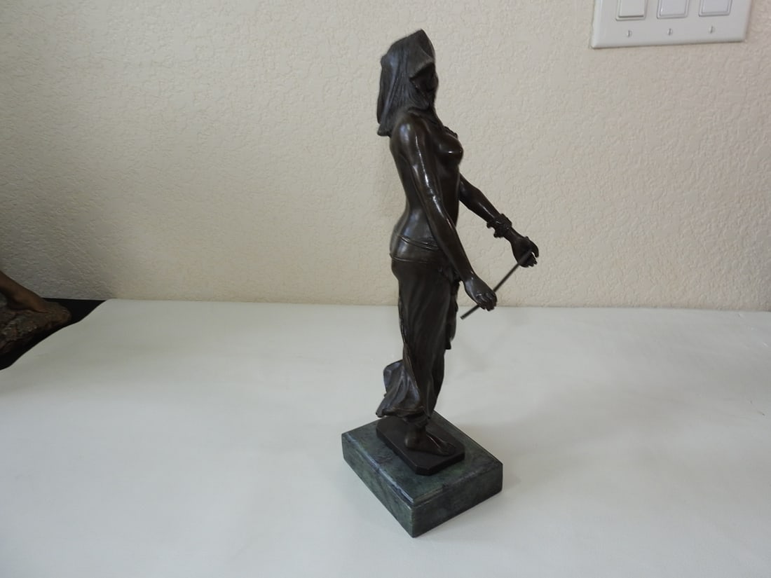 Bronze Nefertiti Statue on Green Marble Base - 4