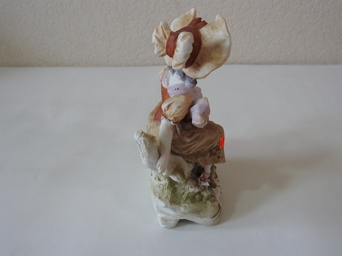 Vintage French Village Lady Porcelain Figurine - 4