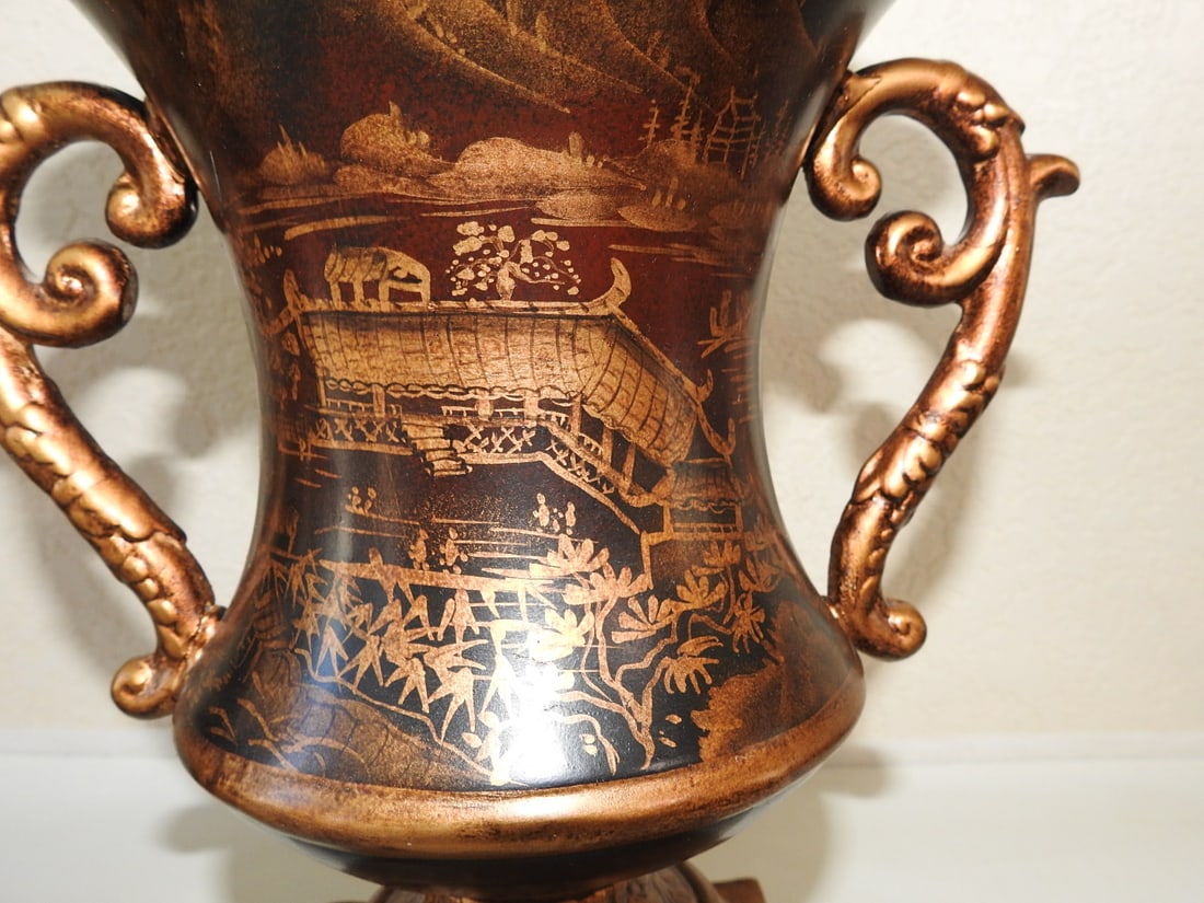 Pair of Chinese Ceramic Mantel Urns with Gold Decor - 6