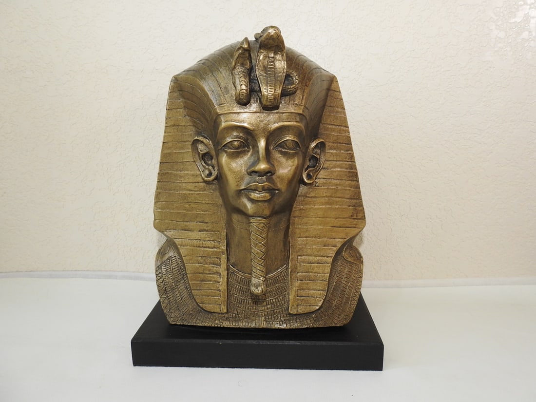 Austin Productions Faux Bronze Tutankhamun Sculpture: Vintage 1977 faux bronze sculpture of Egyptian Pharaoh Tutankhamun, originally crafted by Austin Productions. Approx. 14 x 11 x 7 in.