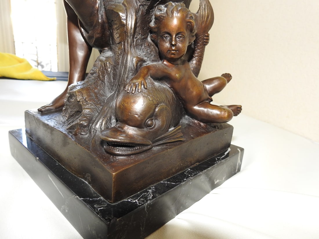 Bronze Venus and Cupid Statue on Marble Base - 6