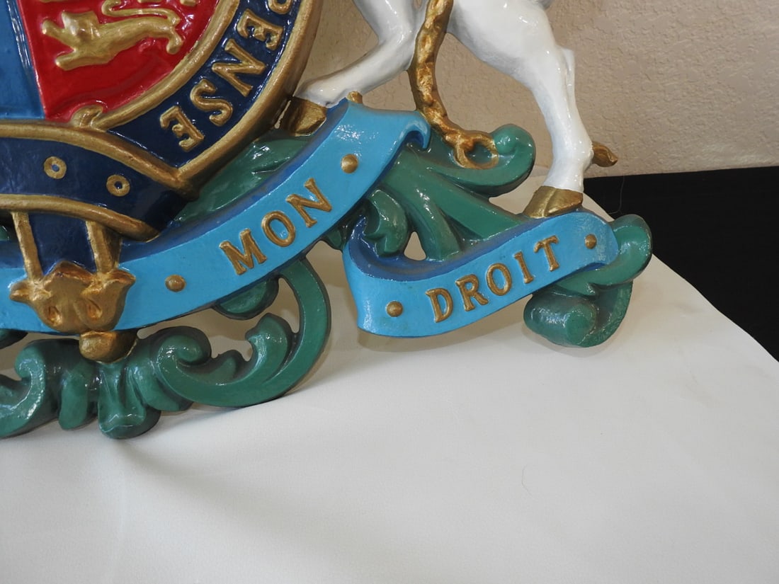 Large Royal Coat of Arms of the United Kingdom Wall Decor - 2
