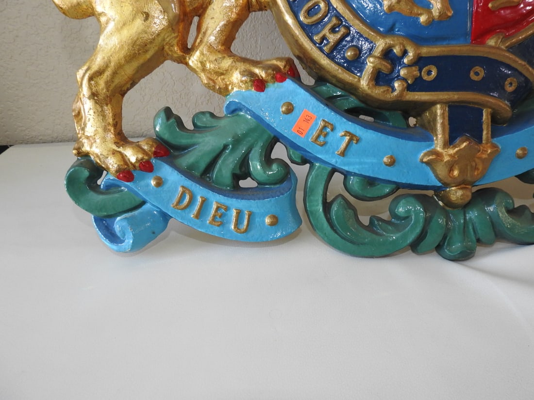 Large Royal Coat of Arms of the United Kingdom Wall Decor - 3