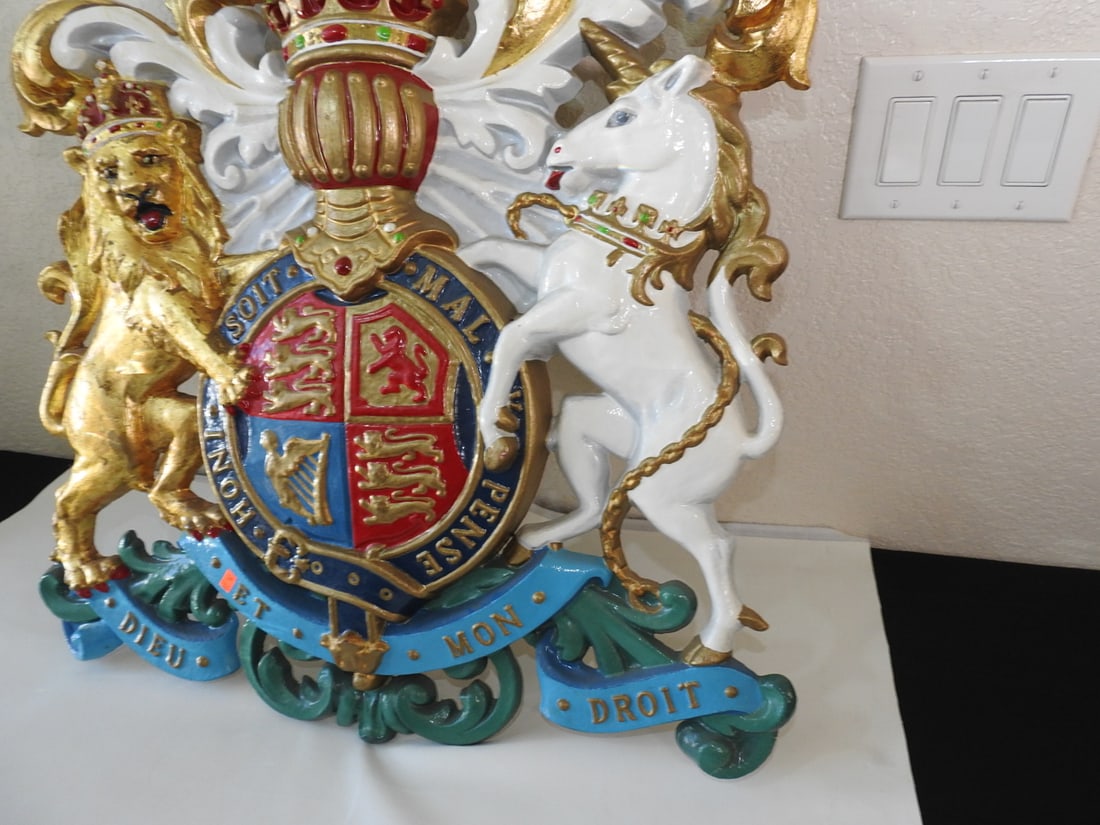 Large Royal Coat of Arms of the United Kingdom Wall Decor - 5