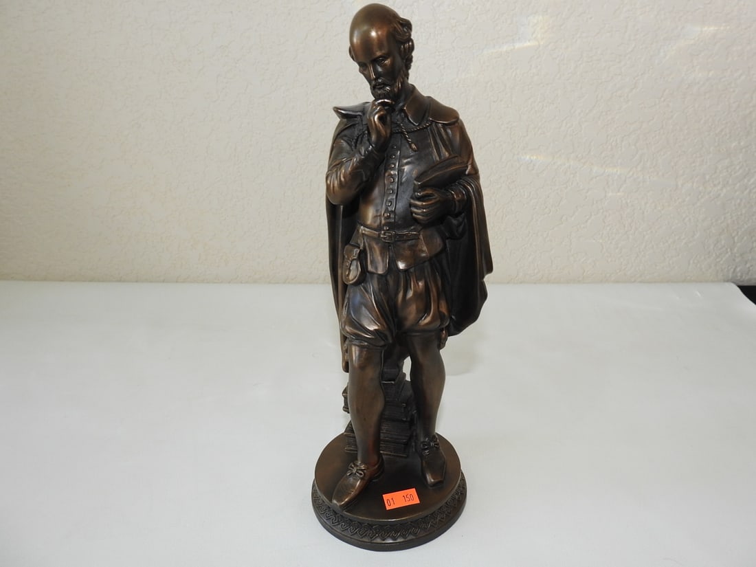 William Shakespeare Bronze Statue: Bronze statue depicting William Shakespeare. Approx. 11.5 x 4 x 4 in.