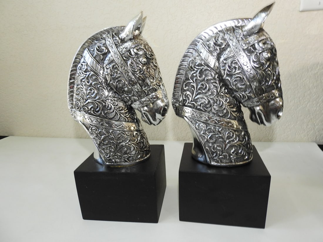 Pair of Silver Tone Horse Busts - 3