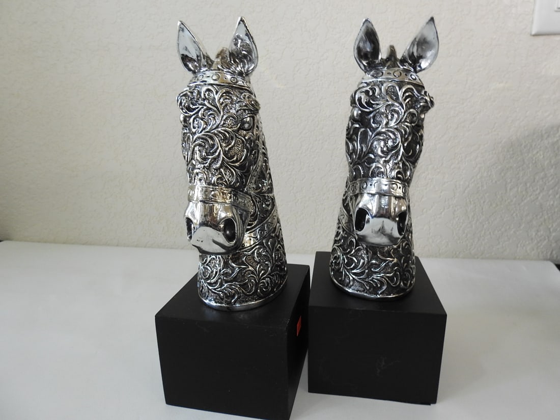 Pair of Silver Tone Horse Busts - 4