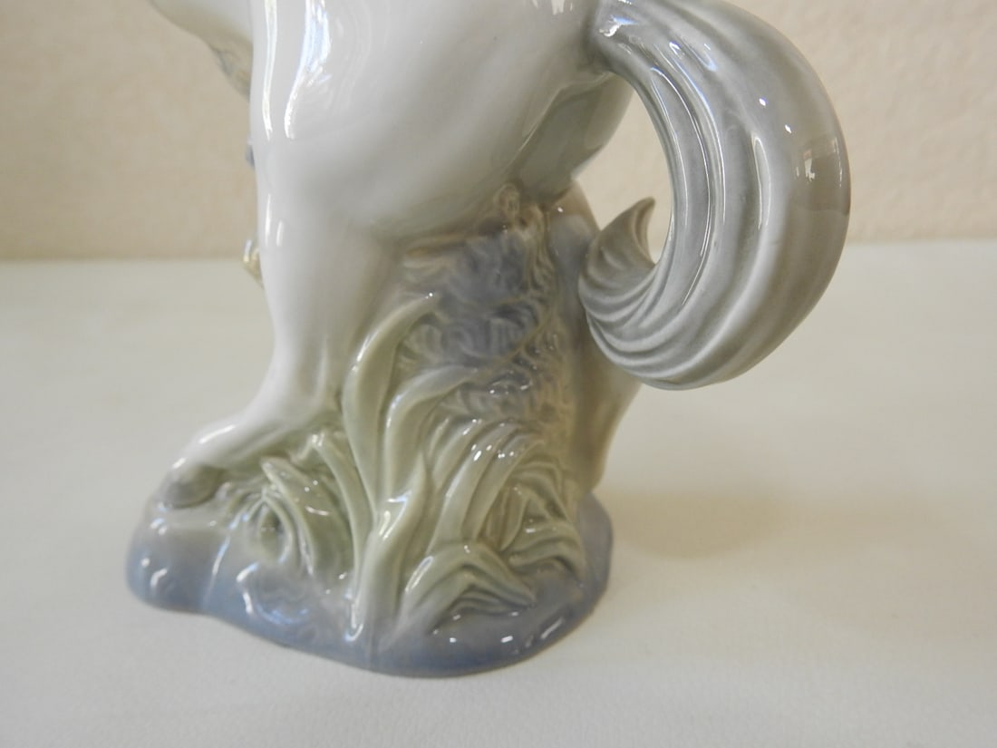 Porcelanas Miquel Requena Spain Porcelain Unicorn: Porcelain unicorn by Porcelanas Miquel Requena S. A. , Valencia, Spain. Approx. 11.5 x 9 x 4 in.