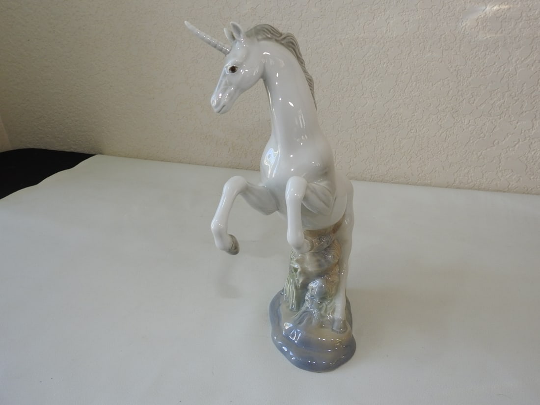 Porcelanas Miquel Requena Spain Porcelain Unicorn - 3