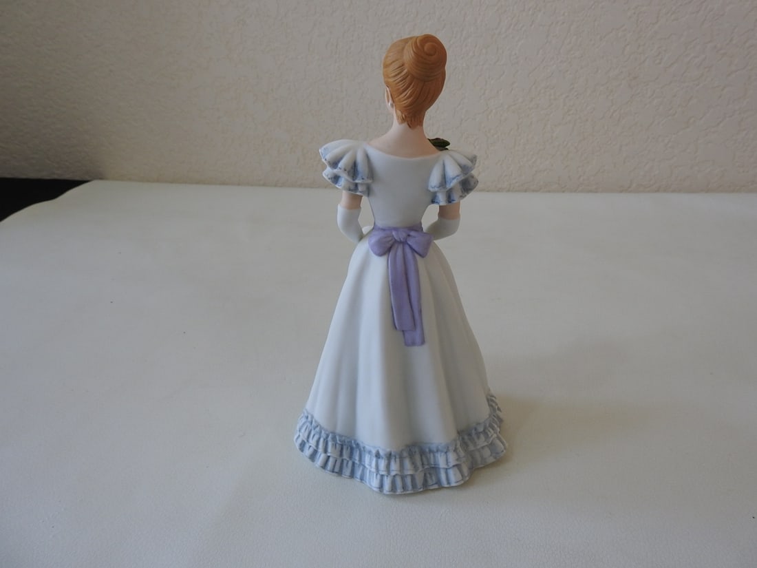 Home Interiors “Elizabeth?? Victorian Lady Figurine - 4