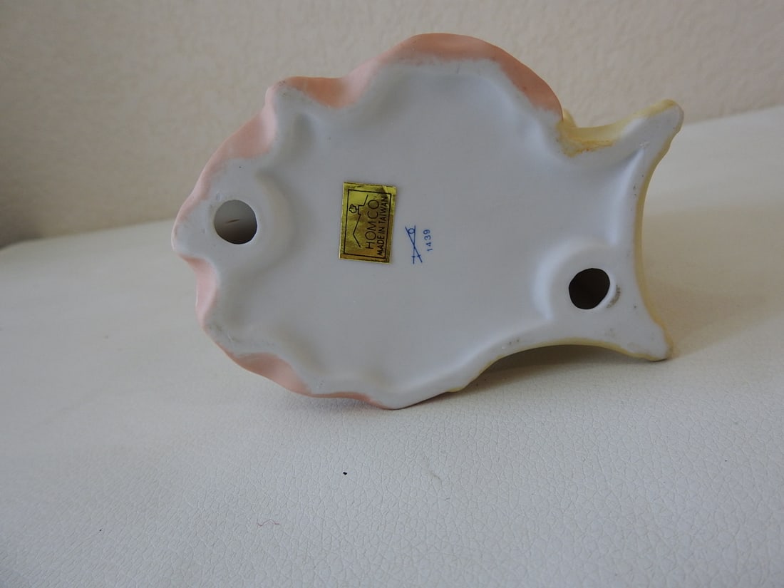 Homeco Victorian Seated Lady Porcelain Figurine #1439 - 5