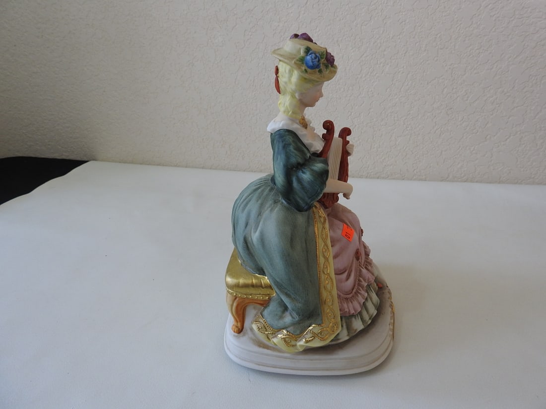 Vintage French Aristocrat Porcelain Music Box - 2