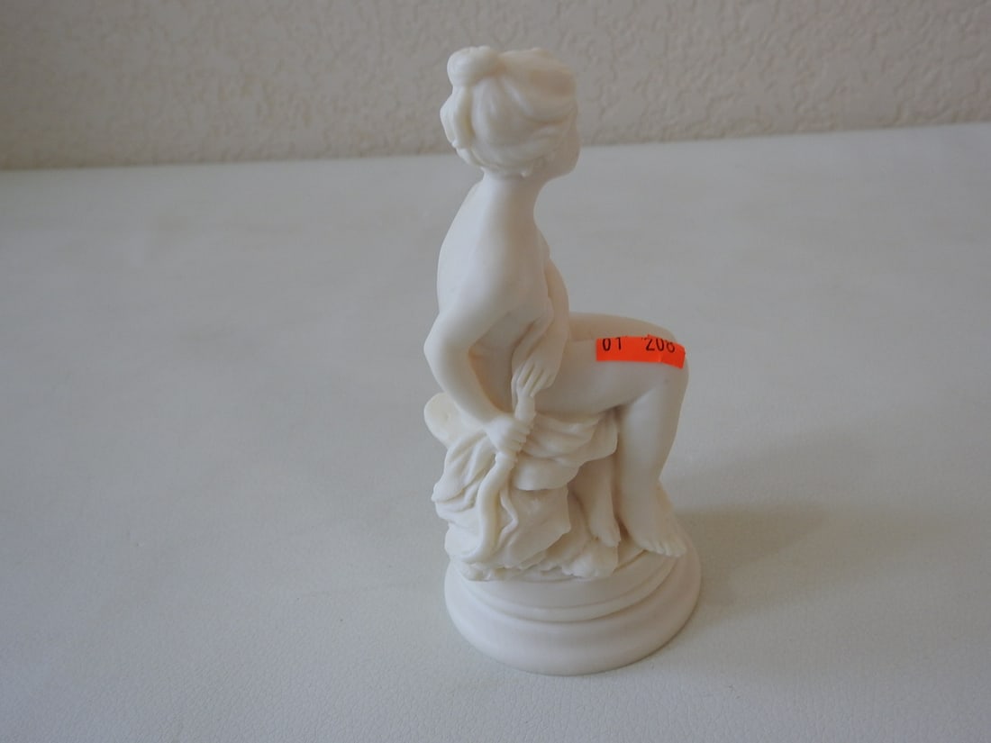 Vivian C. Aphrodite Resin Figurine - 4