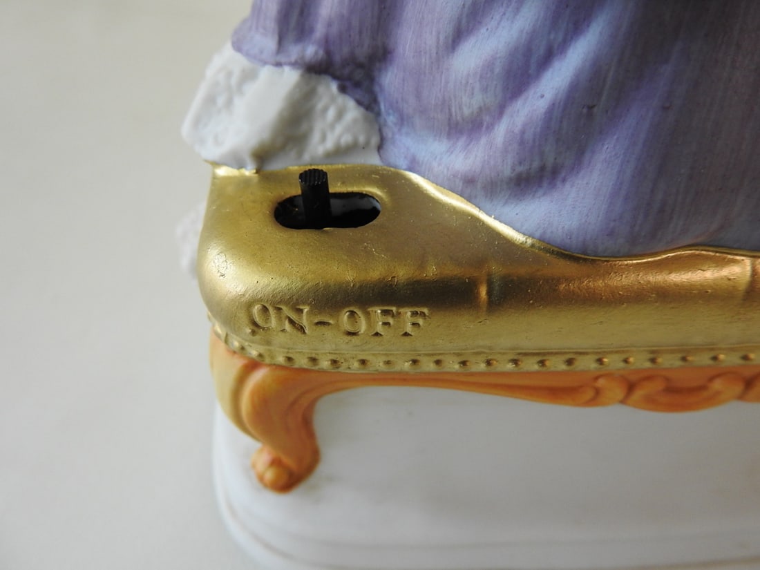 Vintage French Aristocrat Flute Player Music Box - 7