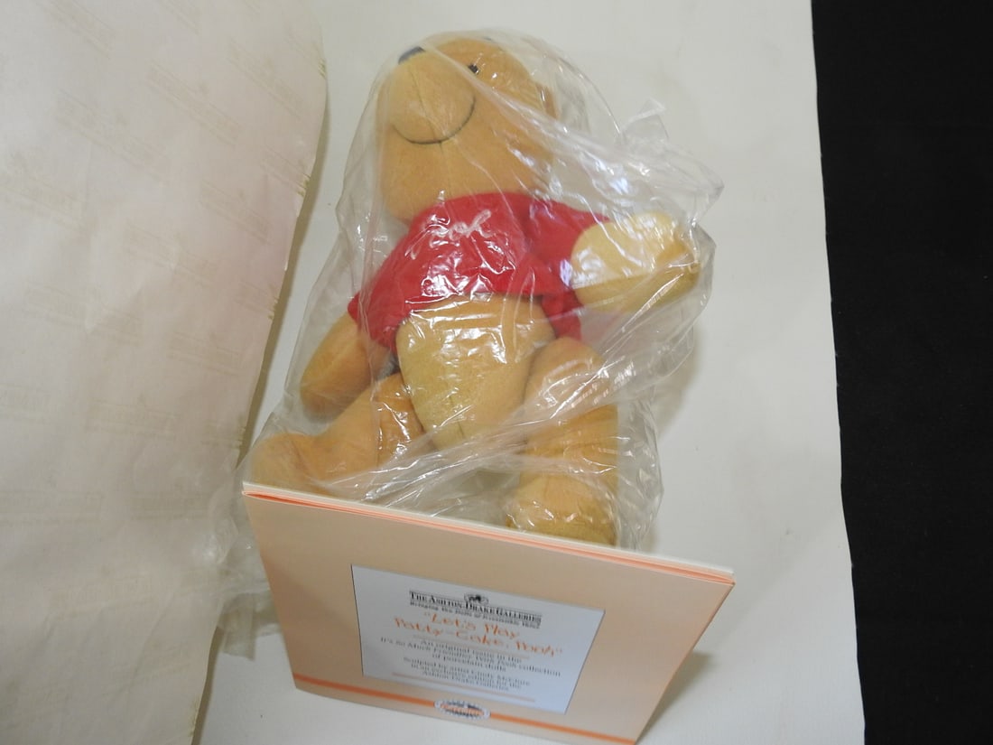 Ashton-Drake “Let’s Play Patty Cake?? Pooh Doll - 4