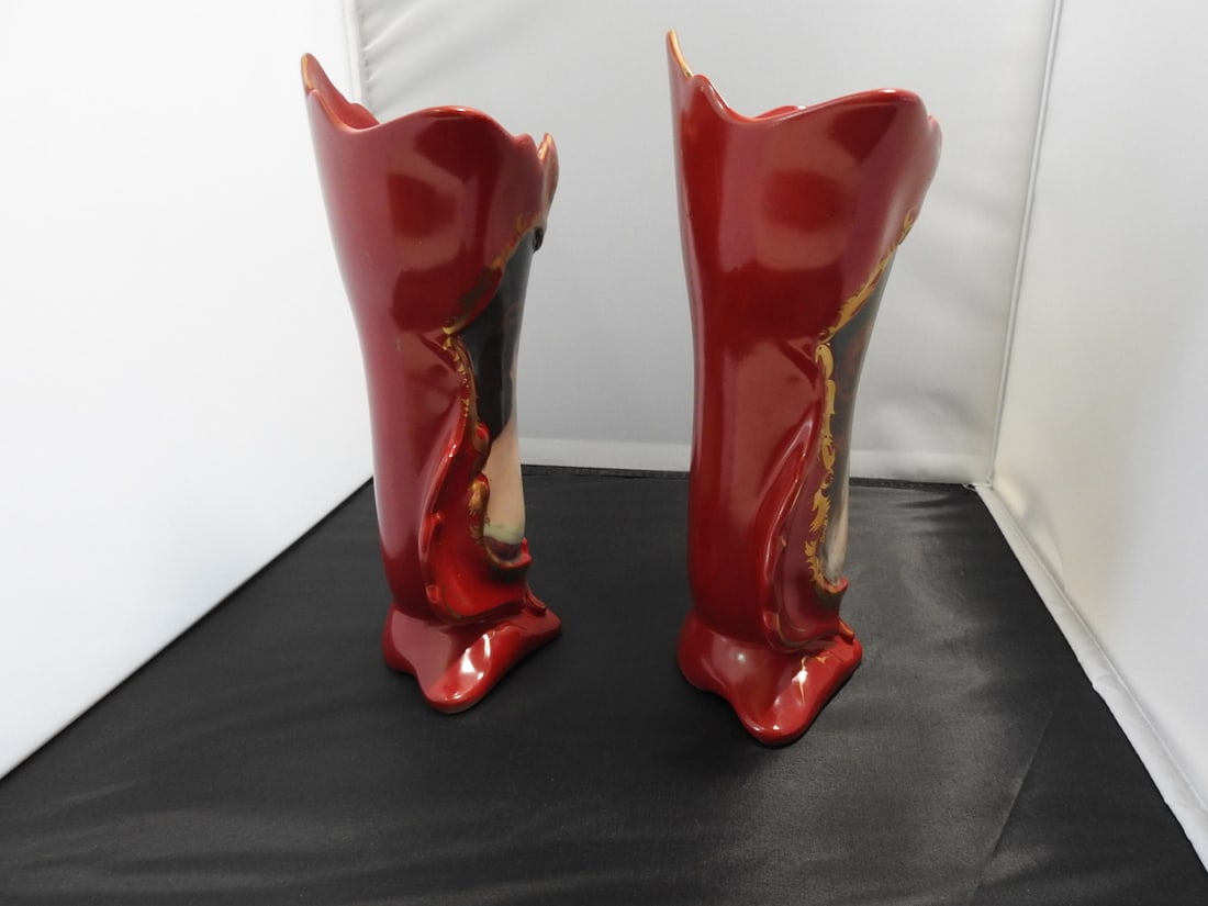 Pair of Victorian Mantel Vases with Fleur-de-Lis - 3