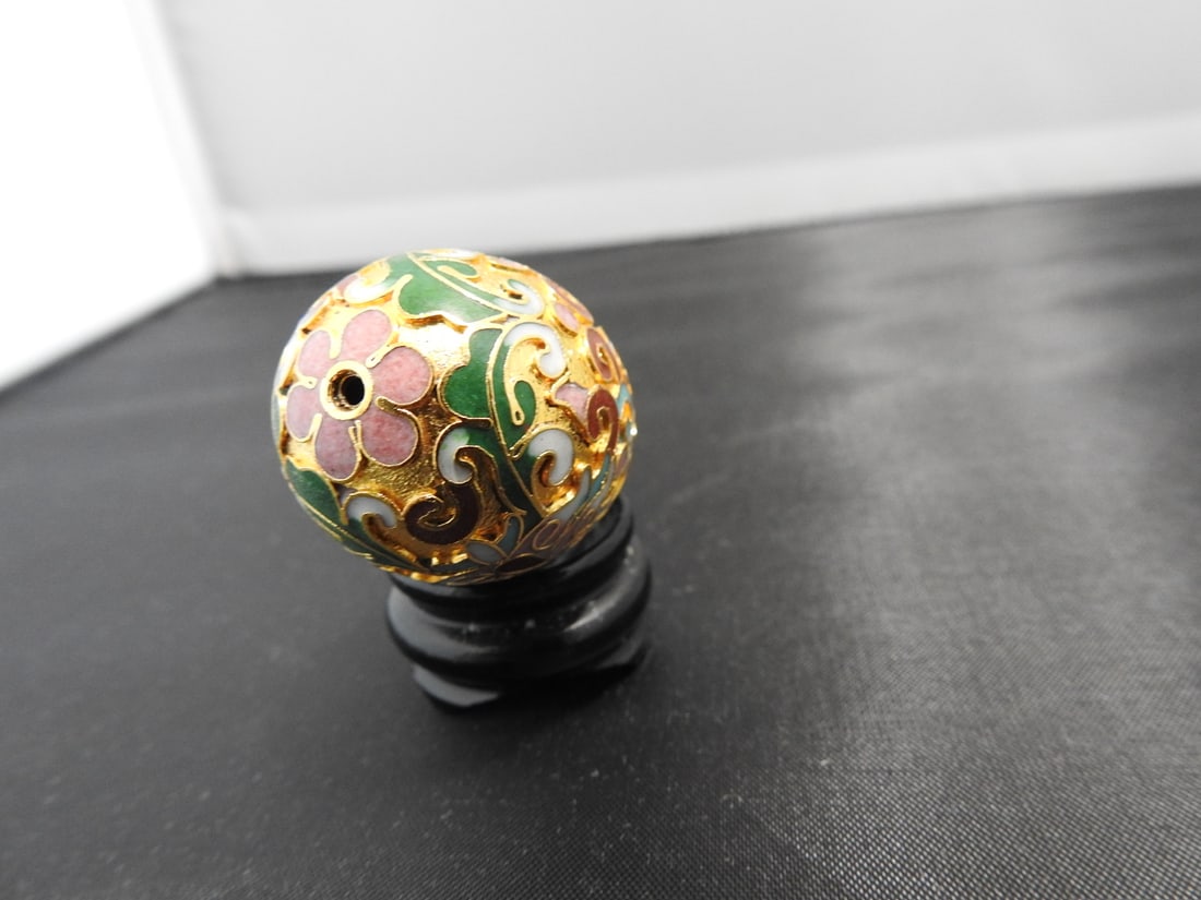Small Vintage Chinese Cloisonne Egg on Wood Base - 2