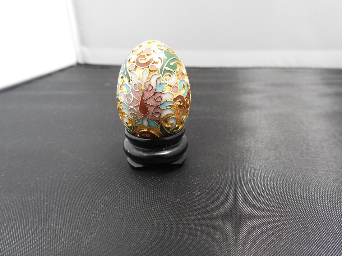 Small Vintage Chinese Cloisonne Egg on Wood Base - 4