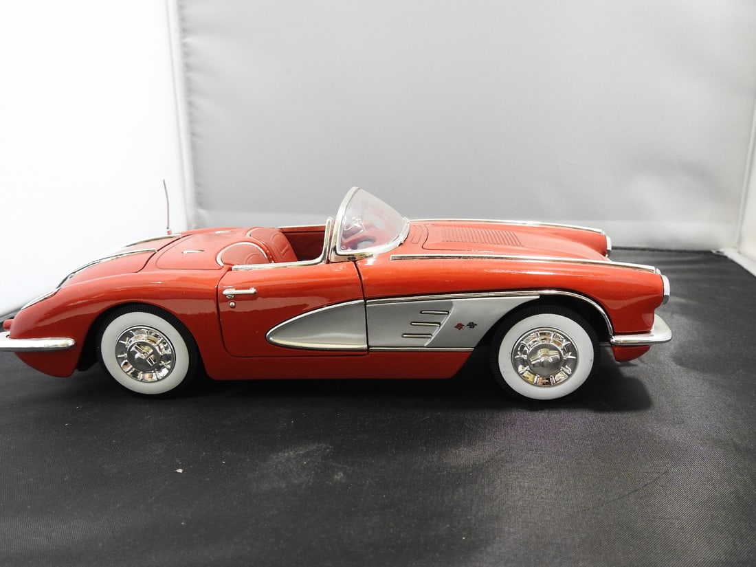 1958 Corvette 1:18 Scale Die-Cast Toy Car - 4