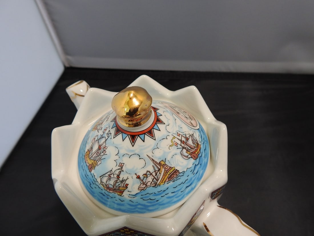 Sadler Elizabeth I Commemorative Porcelain Teapot - 3
