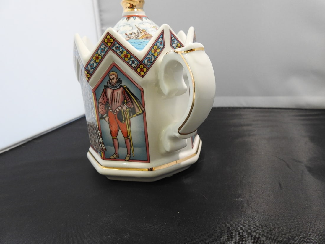 Sadler Elizabeth I Commemorative Porcelain Teapot - 4