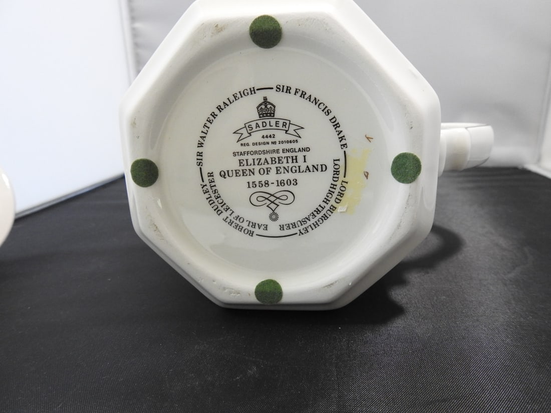 Sadler Elizabeth I Commemorative Porcelain Teapot - 7