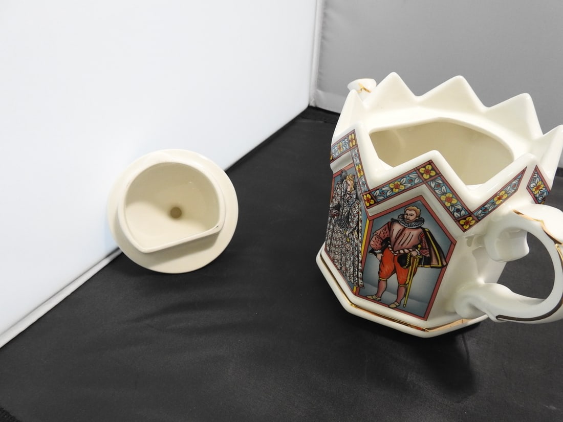 Sadler Elizabeth I Commemorative Porcelain Teapot - 8
