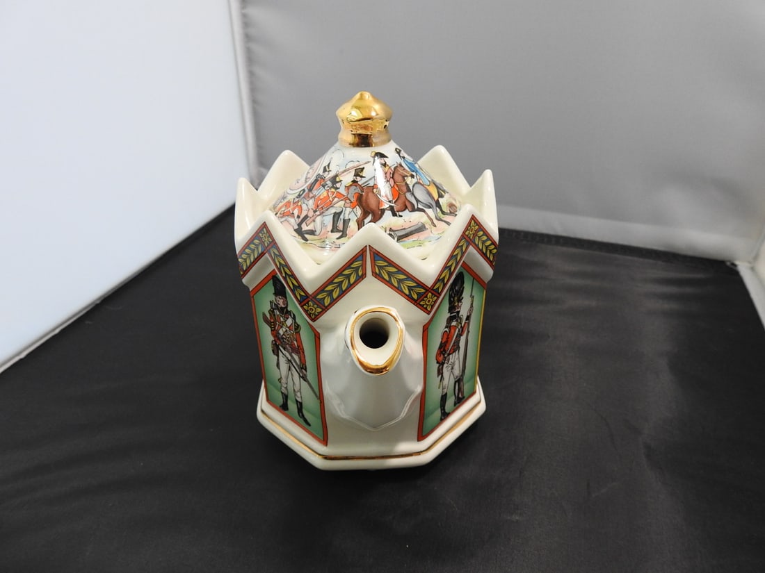 Sadler Duke of Wellington Commemorative Porcelain Teapot - 3