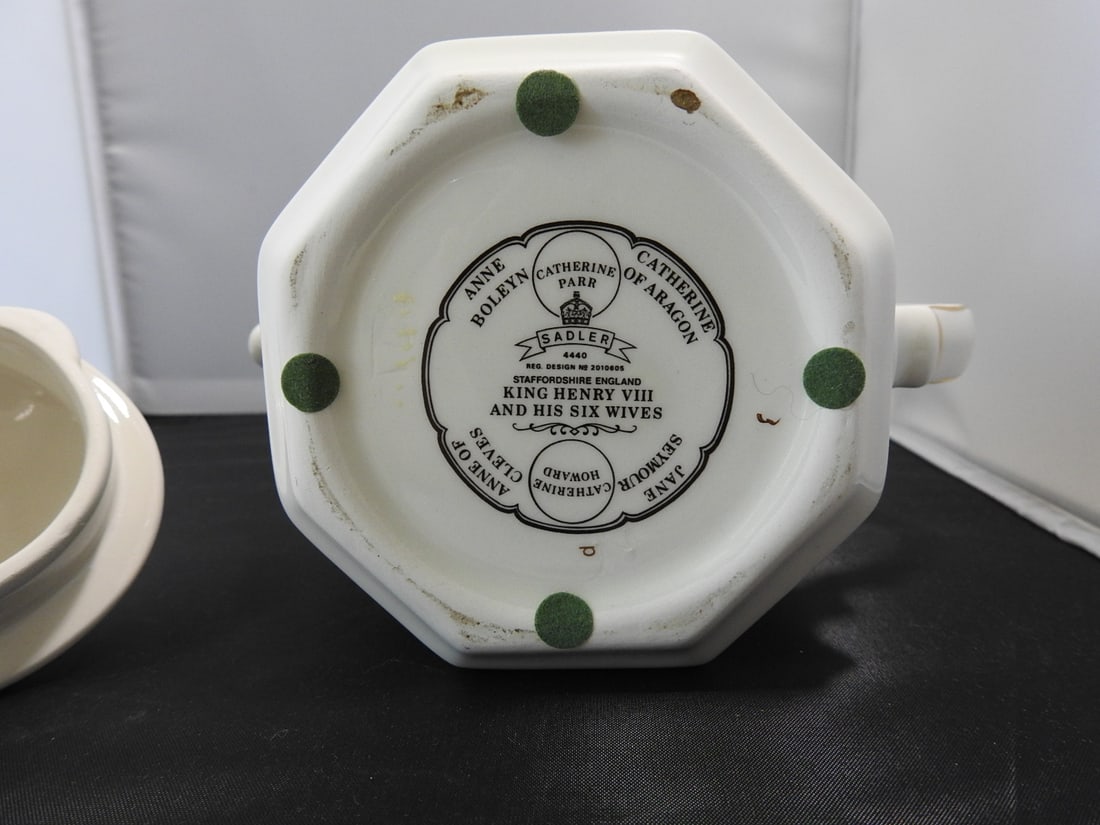 Sadler Henry VIII Commemorative Porcelain Teapot - 5