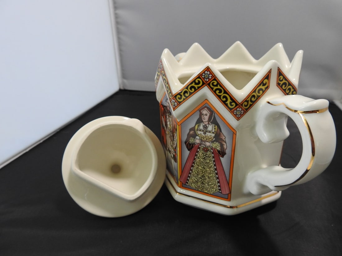 Sadler Henry VIII Commemorative Porcelain Teapot - 6