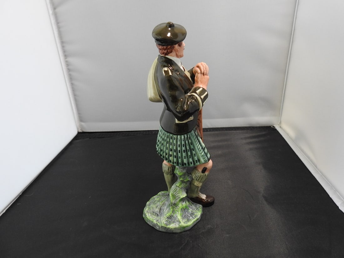 Royal Doulton “The Laird?? HN2361 Figurine - 2