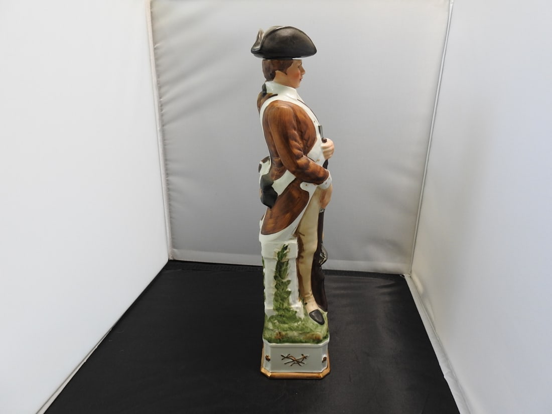 Arnart Continental Soldier Porcelain Figure - 6
