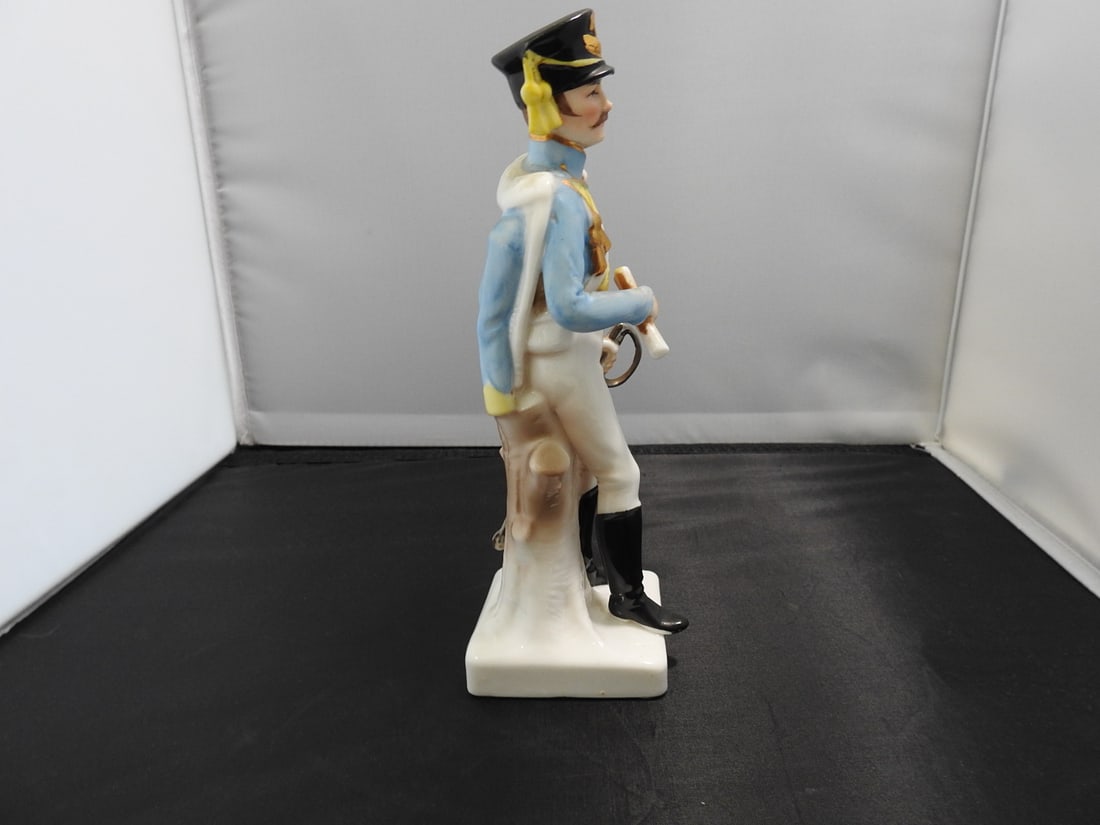 Bone White China Napoleonic Wars Soldier Figure - 3