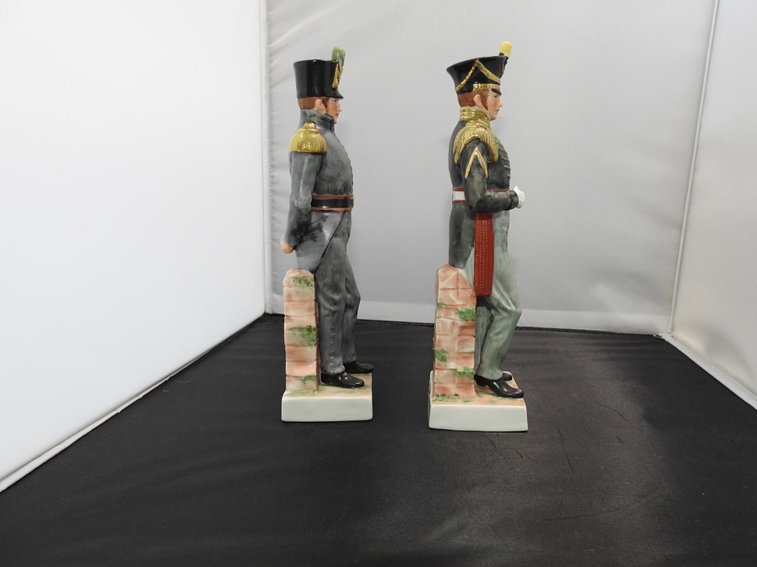 Porcelain Military Officer Figures, 1814 and 1827 - 4