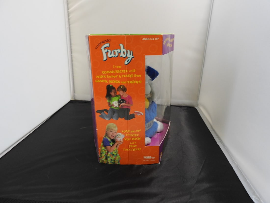 1999 Special Limited Edition Millennium Furby in Box - 4