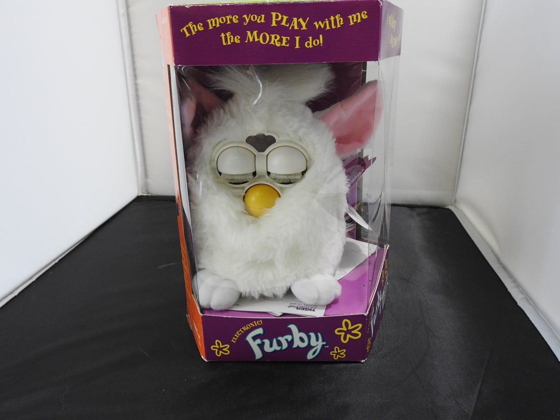 1998 Original Furby Snowball Model 70-800 in Box: 1998 Original Furby Snowball, model 70-800, complete set in box. Opened, tested working, like new condition with minor signs of wear to box. Approx. 8.5 x 6.5 x 6.5 in.