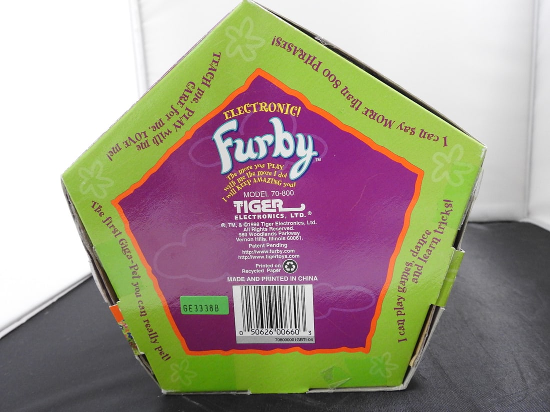 1998 Original Furby Snowball Model 70-800 in Box - 7