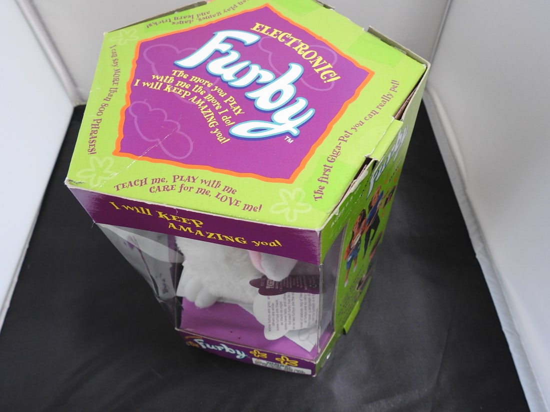1998 Original Furby Snowball Model 70-800 in Box - 8