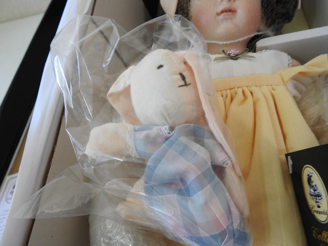 Geppeddo Collector Series “Allie” Doll #845/1050 - 2