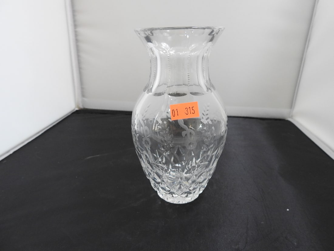 Small Cut Crystal Vase: Small Cut Crystal Vase Approx. 5.75 x 3.75 x 3.75 in.
