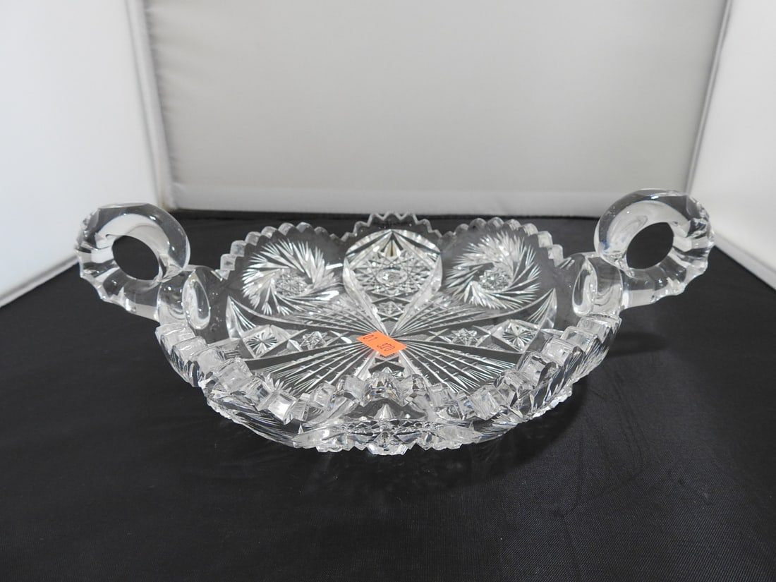 Lead Crystal Handled Candy Dish: Lead Crystal Handled Candy Dish Approx. 2.5 x 10 x 7 in.